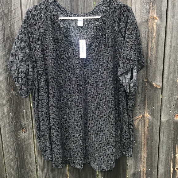 Old Navy Tops - NWT Black Old Navy Top with White Print Design